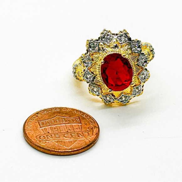 NWT Gorgeous large cocktail ring with Red stone adjustable size - Picture 8 of 16